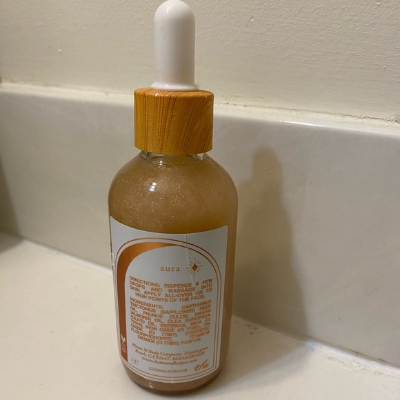 NEW UNOPENED Body Shimmer Moisturizer with Vitamin C - Picture 3 of 4